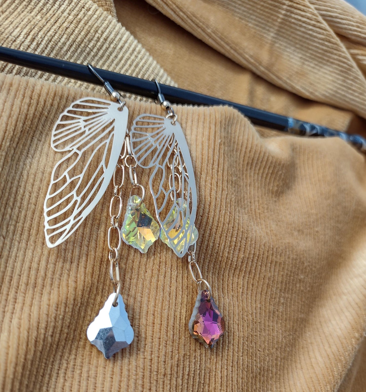 Filigree Butterfly Wing Bright Dangle Crystal Earrings.