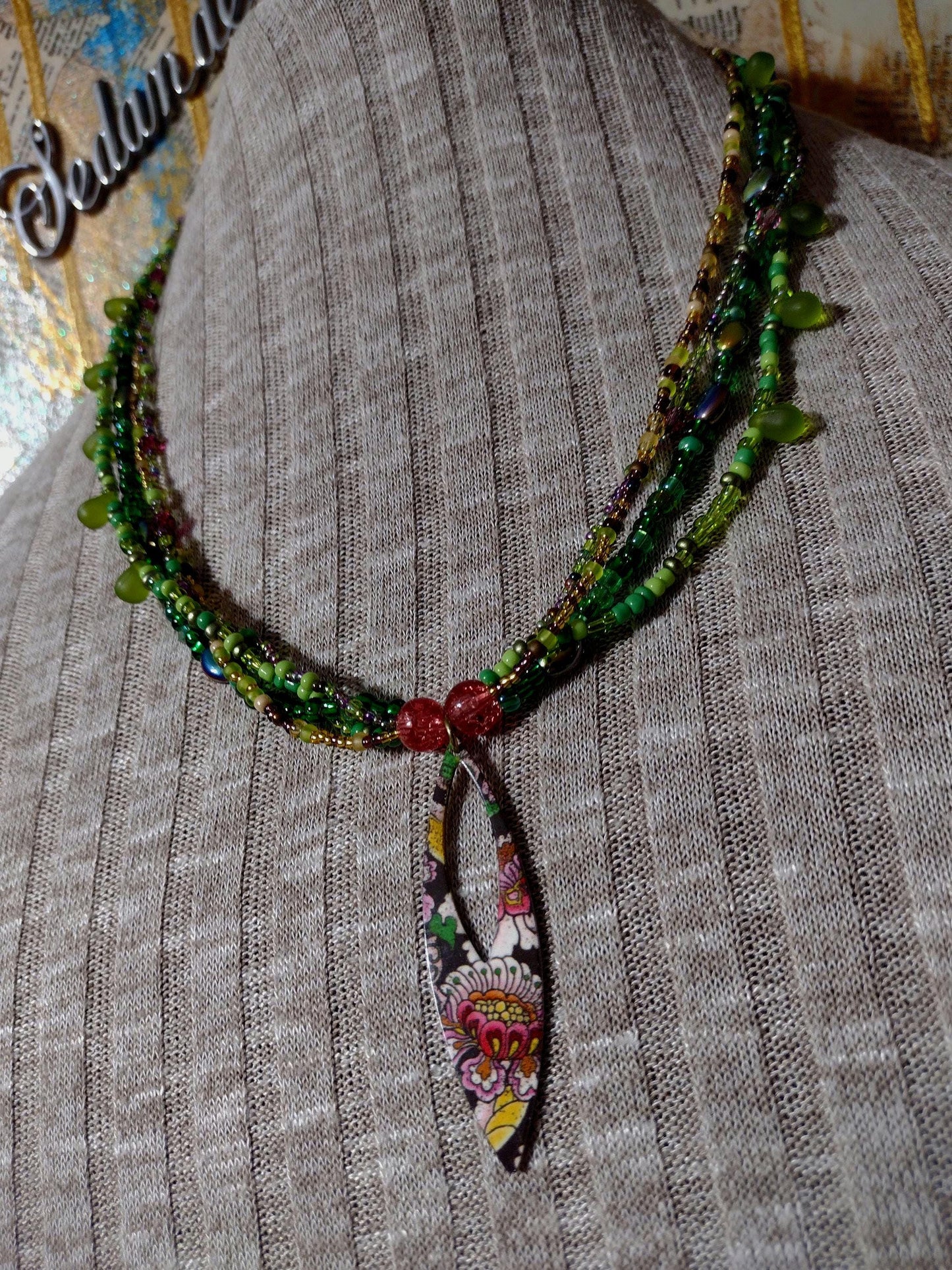 Green to Pink Glass and Metal Chrysanthemum Bloosem Graffiti Art Flower Pendant Necklace.