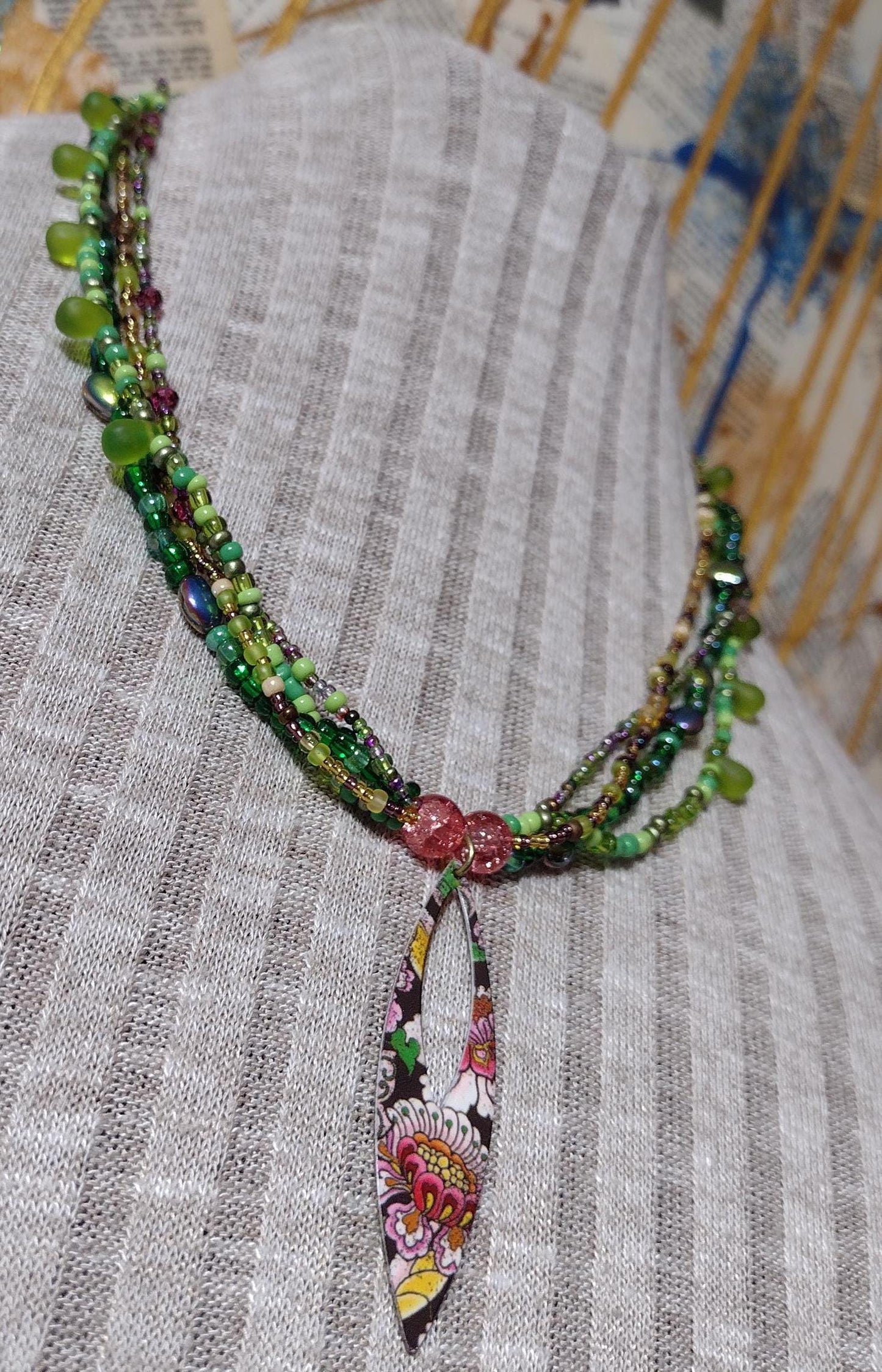 Green to Pink Glass and Metal Chrysanthemum Bloosem Graffiti Art Flower Pendant Necklace.